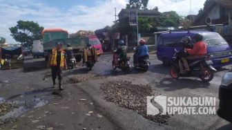 Protes Warga dan Aksi Mogok Sopir Angkot Berbuah Manis, Jalan Rusak Sukabumi-Bogor Mulai Ditambal