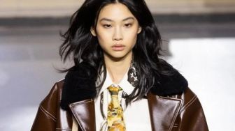 Jung Ho Yeon Squid Game Tampil Sebagai Pembuka di Paris Fashion Week 2022