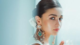 5 Potret Tanpa Riasan Aktris Bollywood Termahal 2022, Terlihat Lebih Natural