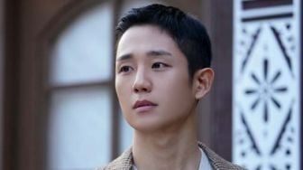 Jung Hae In Jadi Incaran Drama Mendatang Berjudul "Trees Die on Their Feet"