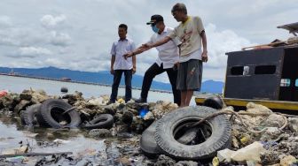 Empat Hari Limbah Oli Cemari Perairan Panjang Lampung, Warga Terganggu