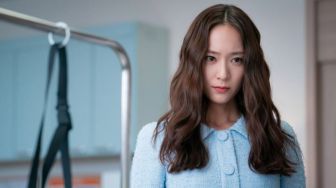 Crazy Love Episode 2: Krystal Ngaku Jadi Tunangan Kim Jae Wook