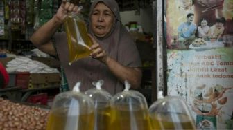 Mahalnya Minyak Goreng dan Sembako Bikin Perempuan Indonesia Tercekik hingga Dituduh Penimbun