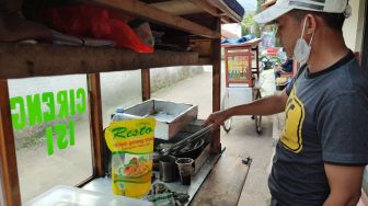 Miris! Penjual Makanan di Lembang Bandung Barat Pilih Tak Jualan Karena Kesulitan Dapat Minyak Goreng