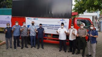 Taspen Group Salurkan Bantuan Senilai Rp 400 Juta ke Korban Bencana di Sumbar