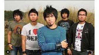 Lirik dan Makna Lagu Kenangan Terindah Milik Band Samsons yang Bikin Baper