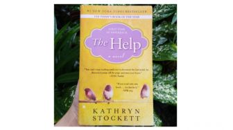 Review Novel The Help Karya Kathryn Stockett