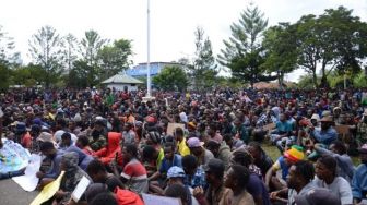 Ribuan Warga Berunjuk Rasa di Kantor DPRD Jayawijaya, Tolak Pemekaran Papua