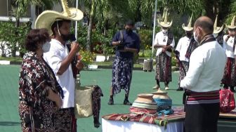 Tindak Lanjuti Permintaan Jokowi, Air 'Keramat' dari Sumber Mata Air Oemau Rote Ndao Dibawa ke IKN Nusantara