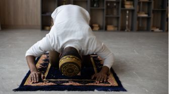 Bacaan Niat Sholat Tasbih dan Tata Cara Mengerjakannya 4 Rakaat dengan 2 Kali Salam