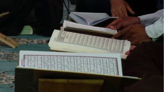 Surat Al Kafirun: Makna dan Keutamaannya yang Mengajarkan Toleransi Antar Agama dan Bebas dari Kemusyirkkan