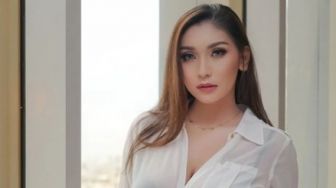 Baby Margaretha Ungkap Alasan Nikahi Bule yang Lebih Tua 20 Tahun