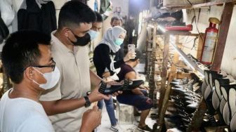 Bobby Nasution Pastikan OPD Pemko Medan Bakal Beli Sepatu Produk UMKM