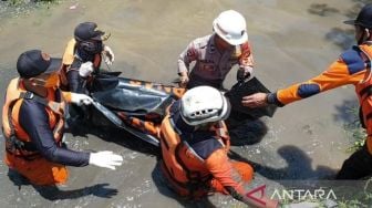 Seorang Lansia Tewas Terbawa Arus Banjir Rancaekek Bandung