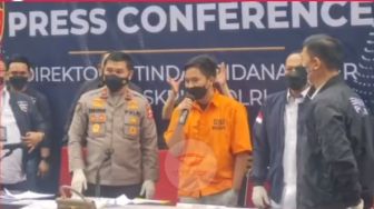 Pakai Baju Tahanan Doni Salmanan Minta Maaf, Posisi Tangan dan Gesturnya Jadi Sorotan, Warganet: Malah Kayak Motivator