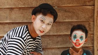 Ridwan Asmaka Seniman Muda Bojonegoro Pegiat Pantomim dan Literasi Anak