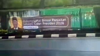 Muncul Spanduk Luhut Capres 2026, Pengamat: Itu Sindiran untuk Luhut