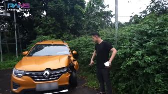 6 Penampakan Mobil Ringsek Dimas Ahmad Usai Kecelakaan, Raffi Ahmad Panik!