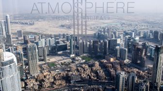 Suasana Kota Dubai terlihat dari gedung Burj Khalifa, Kota Dubai, Uni Emirat Arab, Senin (14/3/2022). [ANTARA FOTO/M Agung Rajasa/wsj]