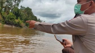 Diduga Bunuh Diri, Yohanes Ture Asal NTT Nekat Terjun ke Sungai Ketungau Sintang, Hingga Kini Masih Dilakukan Pencarian