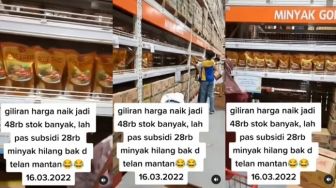 Emak-emak Menjerit Stok Minyak Goreng Melimpah Lagi Tapi Harga Selangit: Pas Subsidi Hilang bak Mantan!