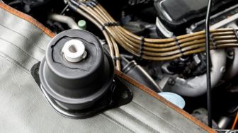 Apa Itu Engine Mounting? Ini Fungsi, Ciri, dan Penyebab Kerusakan 