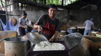 Harga Kacang Kedelai Naik, Perajin Tahu Babak Belur