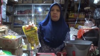 Pedagang di Pasar Banyuwangi Ini Pilih Jual Murah saat Harga Minyak Goreng Meroket, Alasannya Bikin Terenyuh