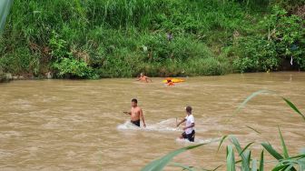 Mayat Berjenis Kelamin Laki-Laki Ditemukan di Tepi Sungai Oya, Diduga Korban Pembunuhan