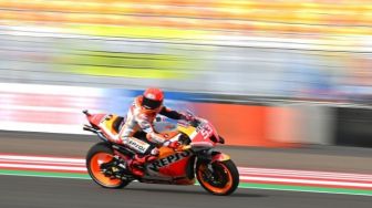 Viral Aksi Jalanan Pedagang Bakso Bak Pembalap MotoGP, Warganet: Alasan Marquez Nggak Ikut Balapan