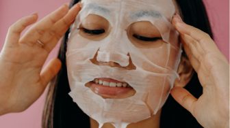 3 Rekomendasi Sheet Mask dengan AHA BHA, Cocok untuk Kulit Berminyak!