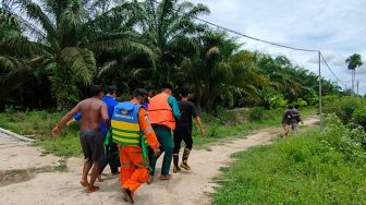 Perahu Angkut Sawit Tenggelam di Dumai, 2 Orang Pekerja Hilang, 1 Orang Tewas