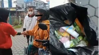 Terciduk Ngutil Dagangan Minimarket, Ibu-ibu Nangis Meminta Ampun, Warganet: Tuman, Motor Keren Tapi Nyolong