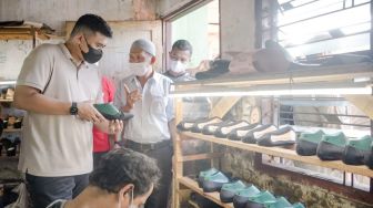 OPD Diperintahkan Beli Sepatu di UMKM, Wujud Bobby Nasution Majukan UMKM Medan