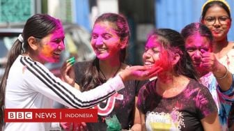 Kasus Covid India Turun, Jutaan Orang Kembali Rayakan Festival Holi