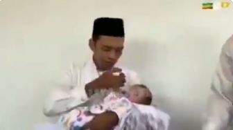 Pawang Hujan Ramai Dihujat, Netizen Bandingkan UAS yang Suapi Bayi dengan Air Ludah agar Lancar Bicara