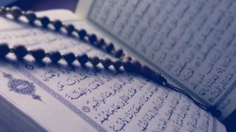 Bacaan Latin Surah Ar Rahman Ayat 1-30 Lengkap dengan Terjemahannya