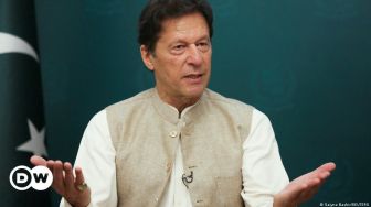 PM Imran Khan Tampil Agresif Hadapi Pemakzulan