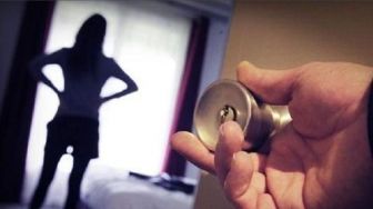 Terbongkar! Muncikari Muda Jajakan Gadis 16 Tahun Jadi Budak Nafsu Pria Hidung Belang, Digerebek Saat Transaksi Di Hotel