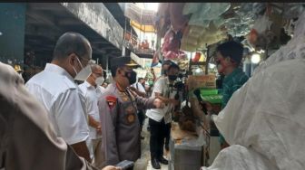 Kapolri Sidak ke Pasar Minggu, Cek Ketersediaan Minyak Goreng