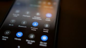 Rahasia Mengaktifkan Dark Mode di Semua Aplikasi Android