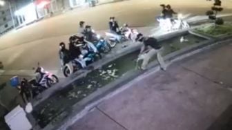 Duh Ngebet Viral, Gerombolan Remaja Laki-laki Nekat Tuang Deterjen ke Kolam Mall Demi Konten dan 'Views' di TikTok