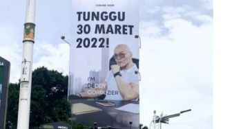 Billboard Deddy Corbuzier Bertuliskan Tunggu 30 Maret 2022 Ramai Terpajang, Netizen Menduga Bakal Adu Tinju