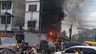 Diduga Pelaku Pembakar Pos Polisi Simpang Kampung Lalang Medan Ditangkap