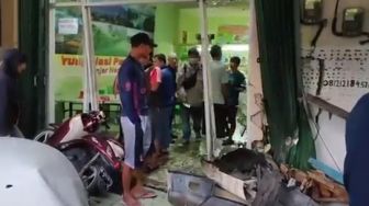 Polisi Ungkap Penyebab Mobil Tabrak Warung Makan di Duren Sawit, 4 Orang Terluka