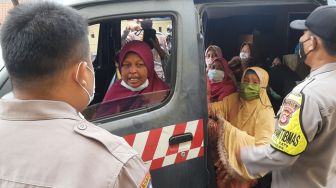 Ini Alasan Polisi di Cilegon Rayu Nenek-nenek dan Dimasukkan ke Dalam Mobil