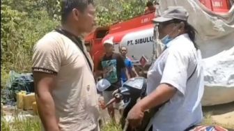 Diduga Transaksi Ilegal, Tanki Bahan Bakar Terekam Mengisi Jerigen di Semak-Semak, Warganet: Penyebab Solar Langka?