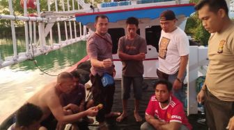 Bom Ikan Dibuang ke Laut, Anggota Polairud Polda Lampung Menyelam ke Dasar Laut Cari Bom Ikan