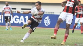 Selalu Tampil Konsisten, Madura United Pertahankan Slamet Nurcahyo