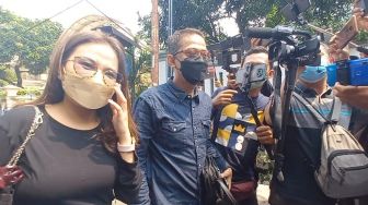 Mayang Kabur dari Wartawan saat Dikonfirmasi Soal Kuliah di Universita Moestopo